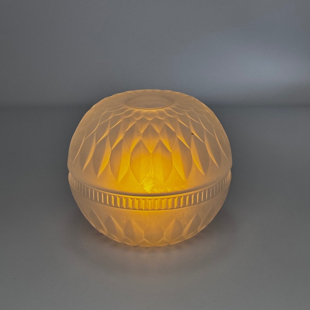 Indiana Glass Mt Vernon Lampe-Chandelle Frosted White Glass Candle Fairy Lamp - Picture 10 of 13